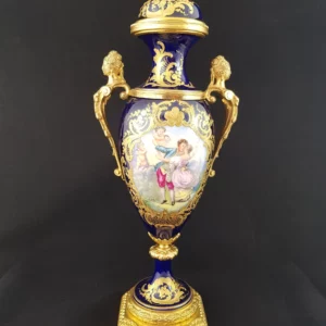 SÈVRES - Vase balustre