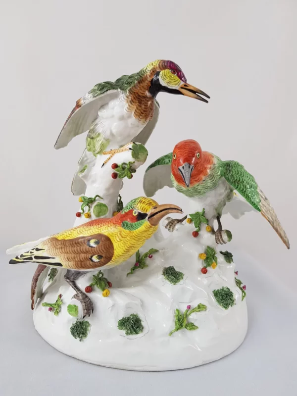 CHELSEA - Groupe d’oiseaux en porcelaine