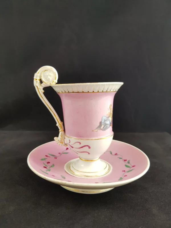 MEISSEN - Tasse sur piédouche et sous tasse