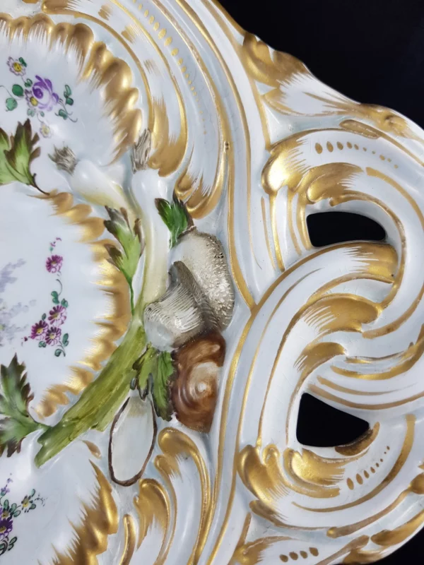 VEUVE PERRIN - Grand plat en faïence – Image 2