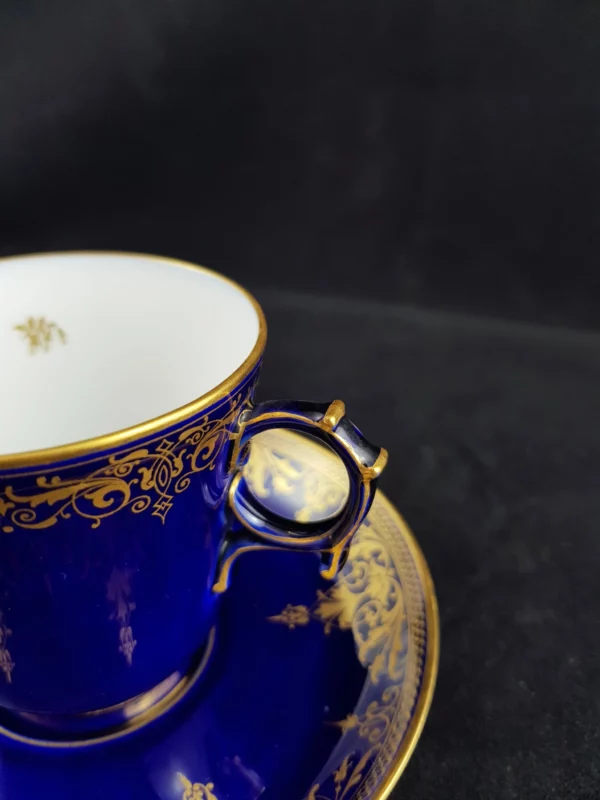 SÈVRES - Tasse en porcelaine (Vendu) – Image 3