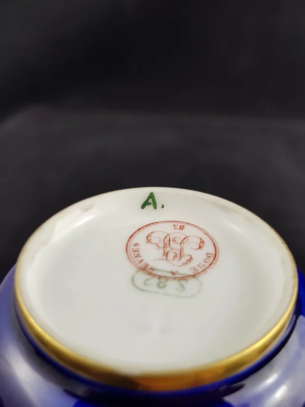SÈVRES - Tasse en porcelaine (Vendu) – Image 5