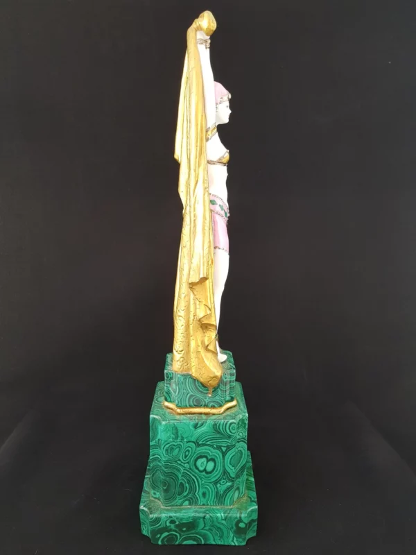 Statuette en porcelaine représentant Antinéa – Image 3