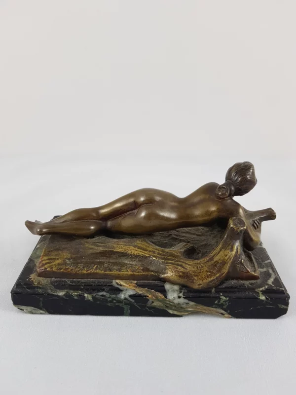 J. GARNIER - Femme nue allongée Bronze – Image 2