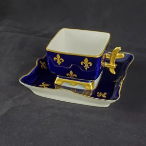 LIMOGES, Jean POUYAT - tasse en porcelaine (Vendu)