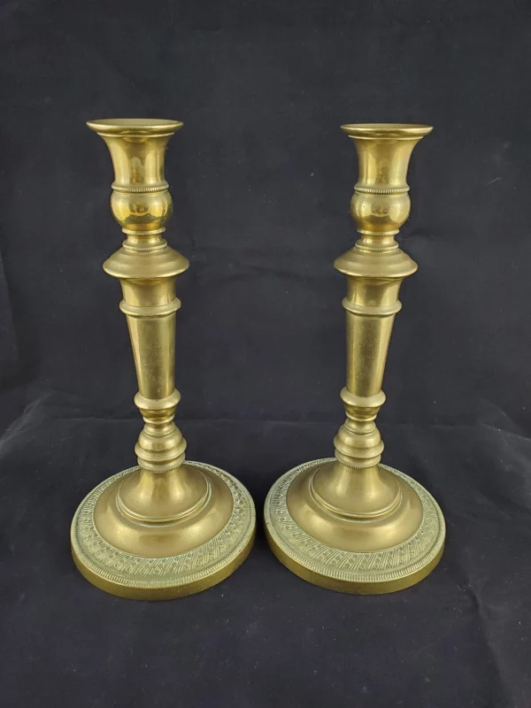 Paire de flambeaux en bronze