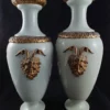 Paire de vases balustre en porcelaine – Image 3