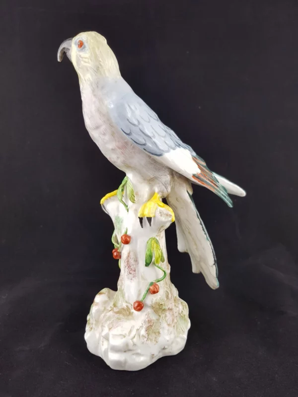 BOURDOIS et BLOCH - Perroquet bleu en porcelaine – Image 2