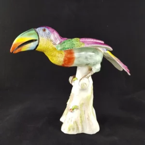 BOURDOIS et BLOCH  - Toucan en porcelaine