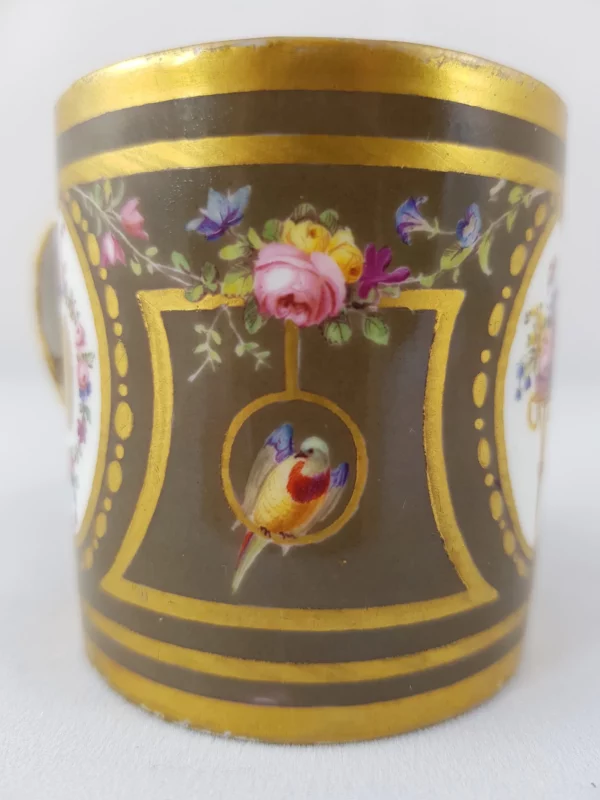 SÈVRES - Tasse litron en porcelaine – Image 4