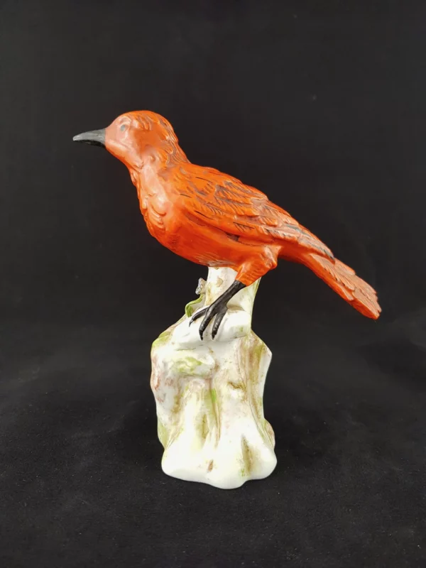 LOCRÉ - Oiseau en porcelaine corail – Image 2