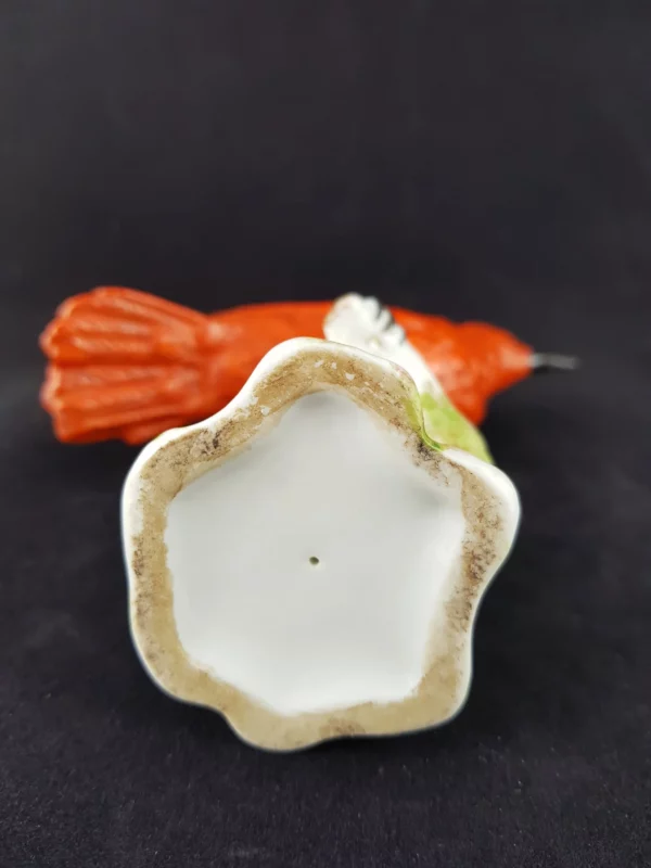 LOCRÉ - Oiseau en porcelaine corail – Image 4