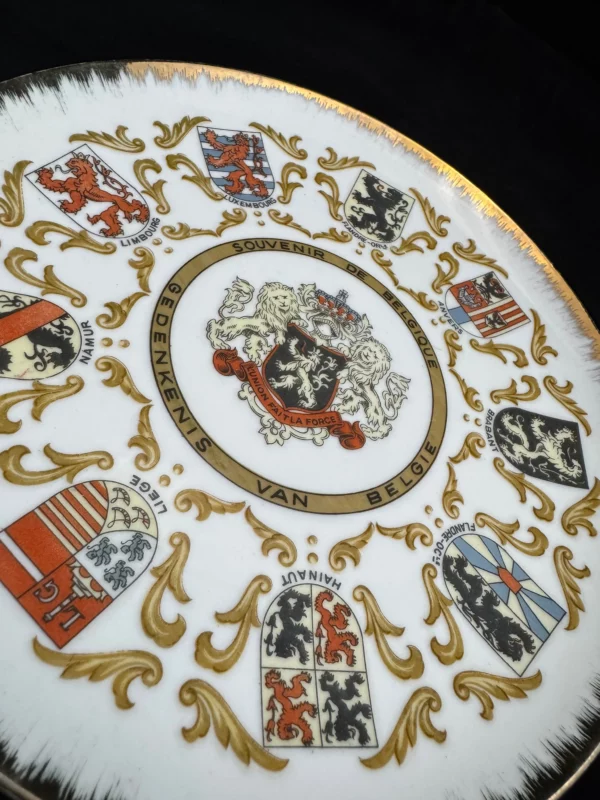 BELGIQUE - Paire d'assiettes commémoratives – Image 4