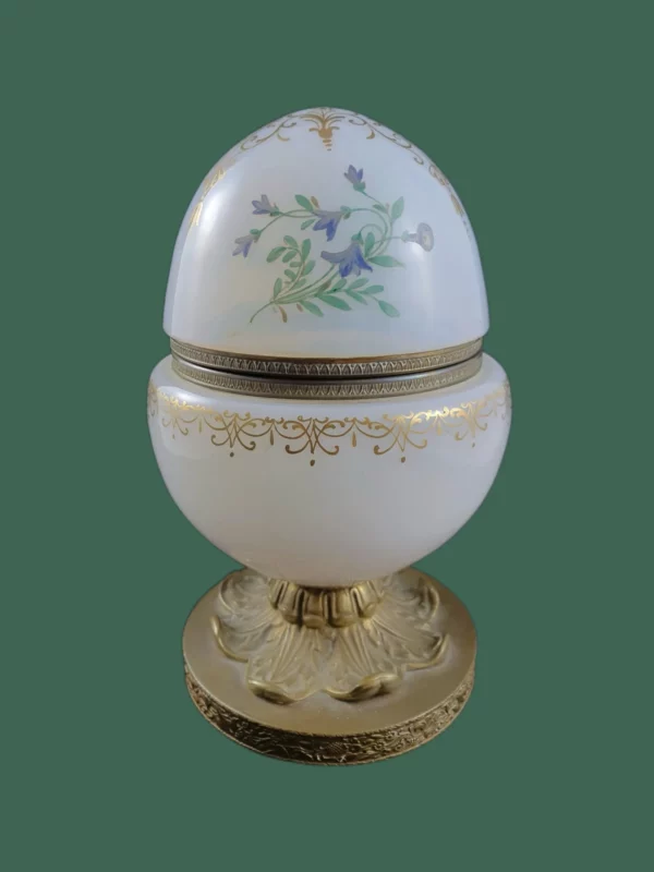 Drageoir en opaline blanche et bronze doré – Style Charles X – Image 2