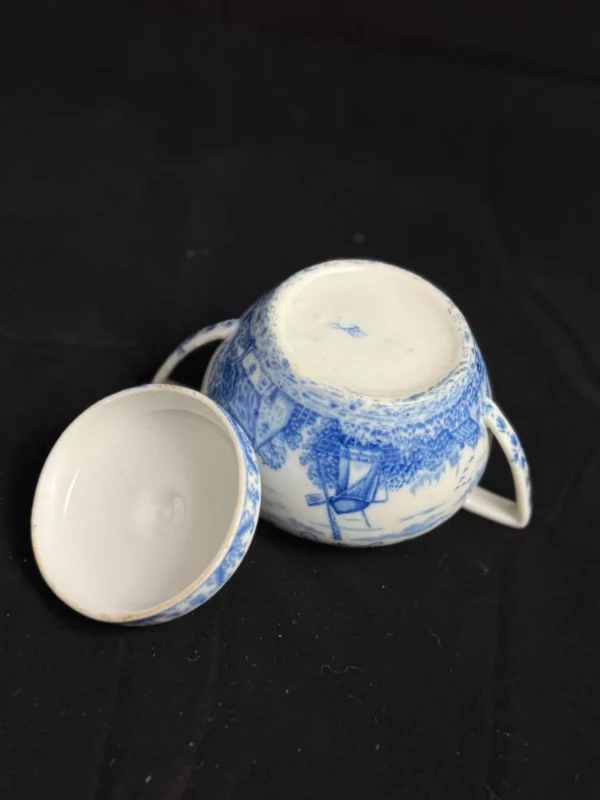 PAYS-BAS - Pot à sucre en faïence bleue de Delft – Image 4