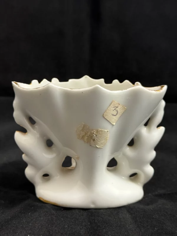 Lot de 3 Coupes de Mariée en Porcelaine – Style Rococo, Dorures et Motifs Floraux – Image 4