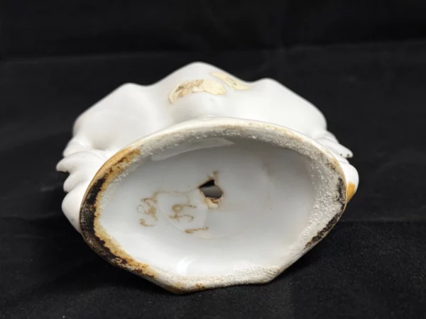 Lot de 3 Coupes de Mariée en Porcelaine – Style Rococo, Dorures et Motifs Floraux – Image 5