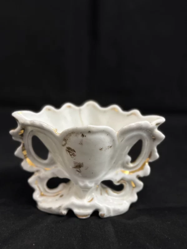 Lot de 3 Coupes de Mariée en Porcelaine – Style Rococo, Dorures et Motifs Floraux – Image 7