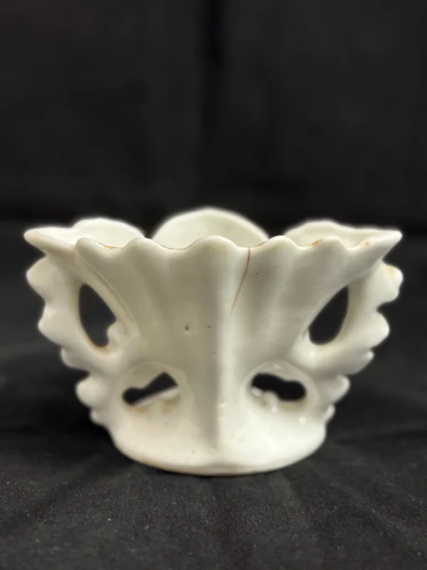 Lot de 3 Coupes de Mariée en Porcelaine – Style Rococo, Dorures et Motifs Floraux – Image 8