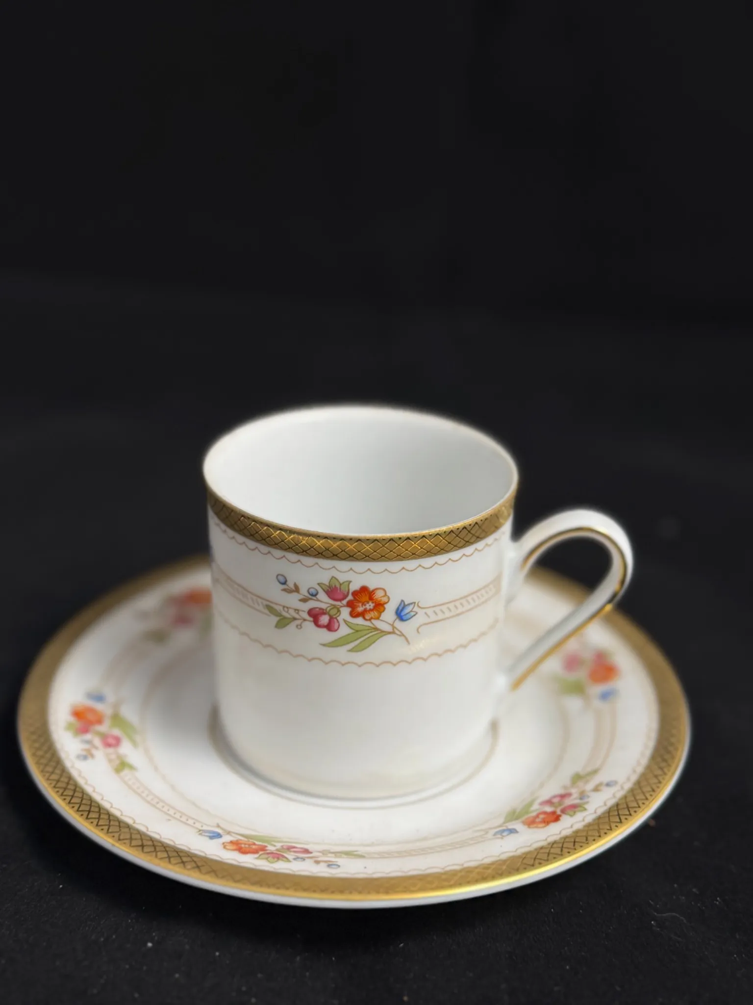 BAVARIA (Allemagne) - Tasse à café en porcelaine fine