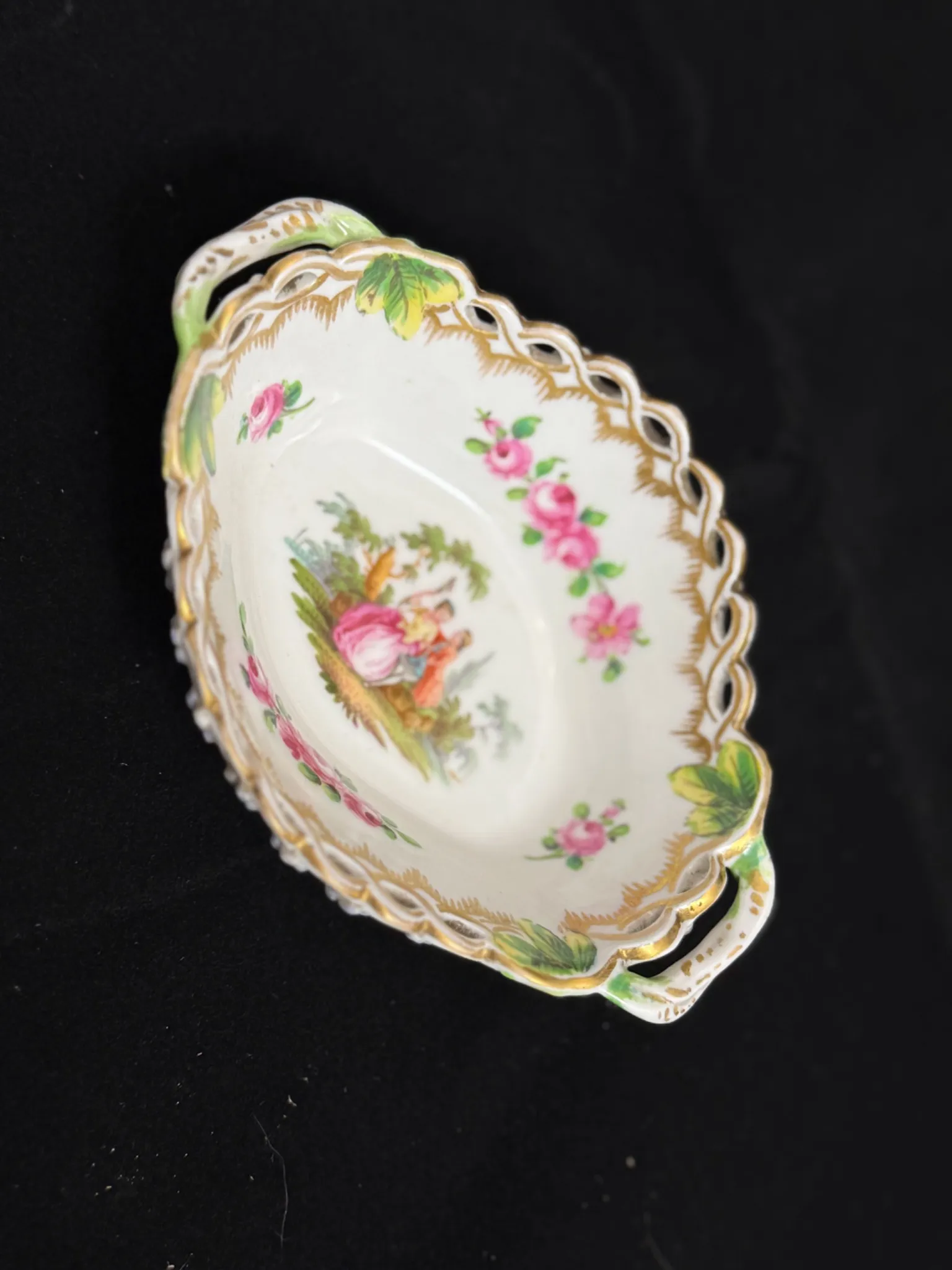 KPM - Petite panier à bijoux ajouré en porcelaine – Image 2