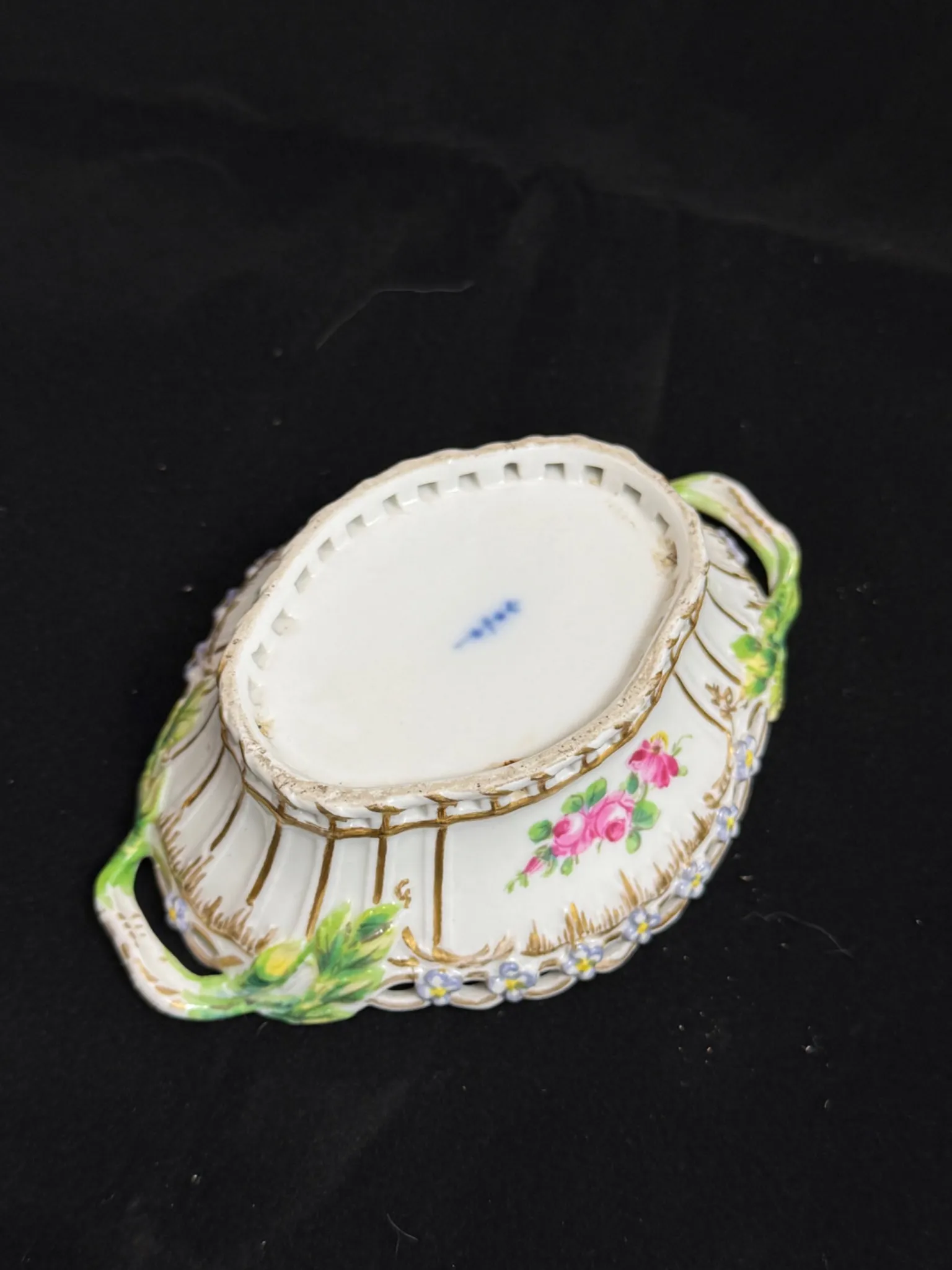 KPM - Petite panier à bijoux ajouré en porcelaine – Image 3