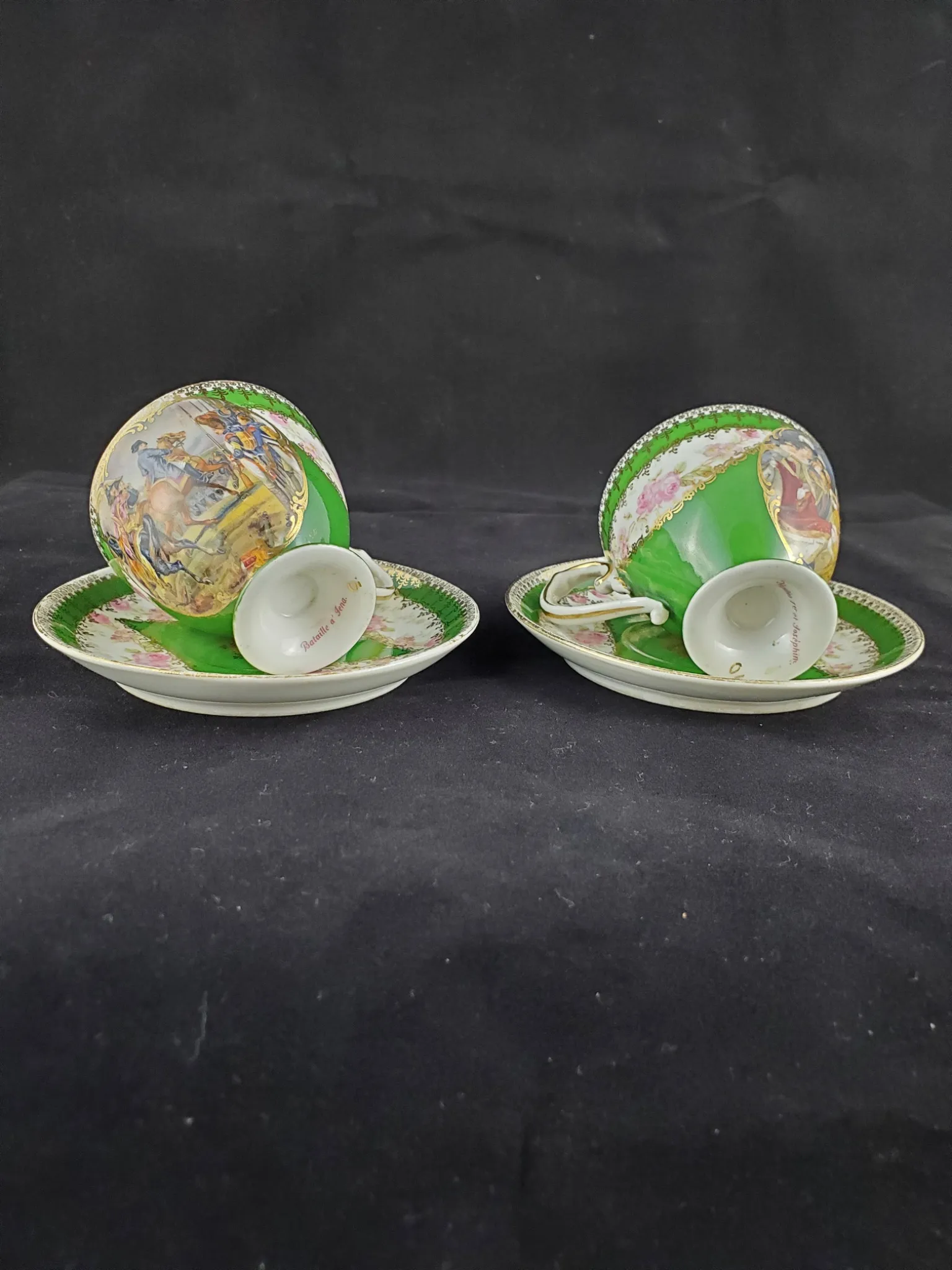 NAPOLÉON III (style) - Duo de tasses et soucoupes en porcelaine peinte – Image 2