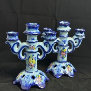 PORTUGAL - Paire de candélabres en faïence