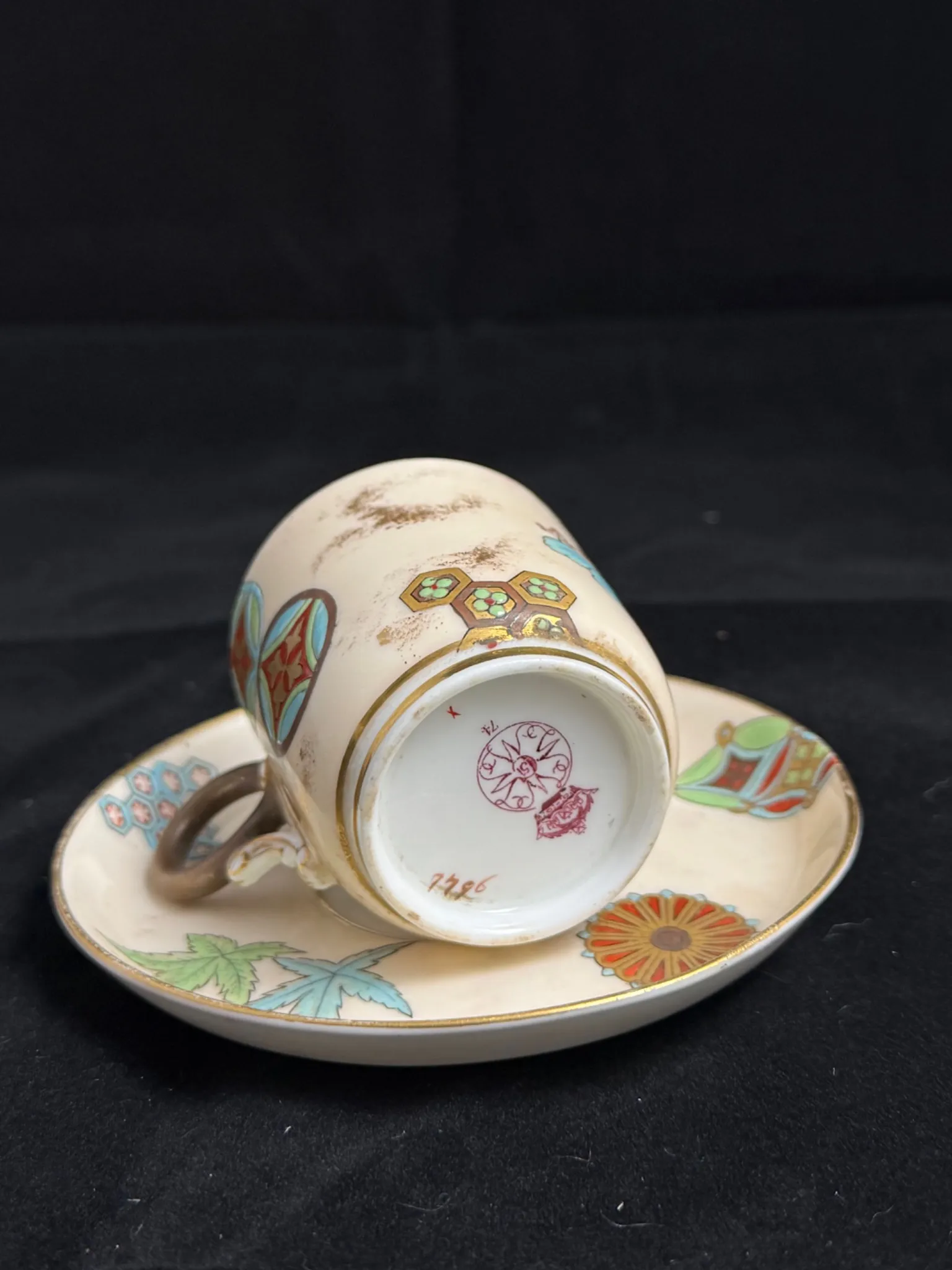 ROYAL WORCESTER (Angleterre) - Tasse et soucoupe en porcelaine décorée – Image 6